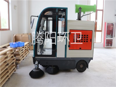 為什么電動駕駛式掃地車現(xiàn)在很受歡迎？