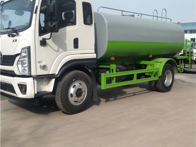 購買工地12噸灑水車綠化大型噴灑車廠家價格到山東勁力環(huán)衛(wèi)